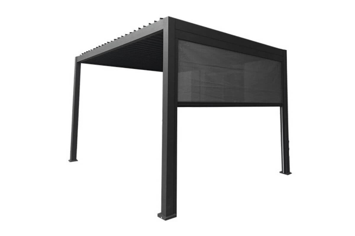 Eine schwarze, moderne Pergola mit Flachdach und Netzseiten steht auf vier stabilen Beinen und zeichnet sich durch minimalistisches Design aus. Sie ist ideal für Außenbereiche und kann mit dem Lamellendach nach Maß individuell angepasst oder für noch mehr Eleganz mit der Glasschiebewand kombiniert werden.
