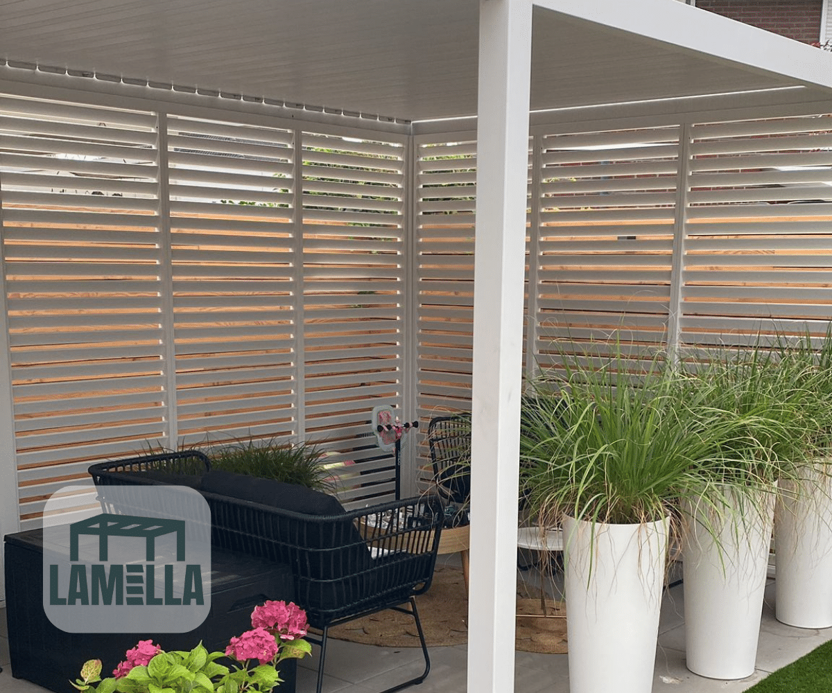 Pergola mit Aluminium-Lamellen