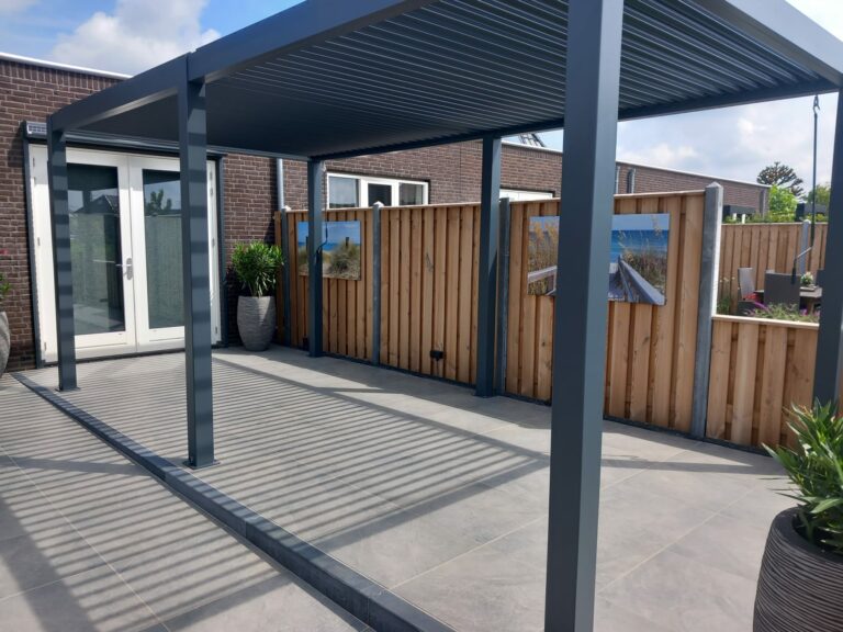 Aluminium Pergola mit Lamellen