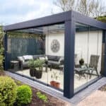 Cube Terrassenüberdachung mit klaren, schlichtem Design.