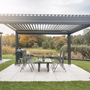 Smarte Technologie für Gartenüberdachungen mit modernem Lamellendach elektrisch