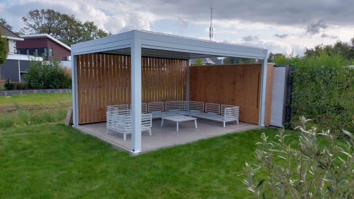 Flexible Schattenlösungen mit einer Terrassenüberdachung Lamellen