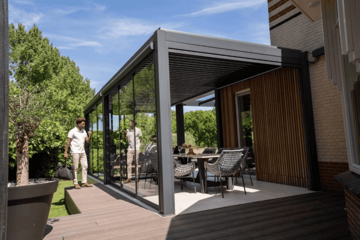 Gartenzimmer mit Aluminium-Überdachung